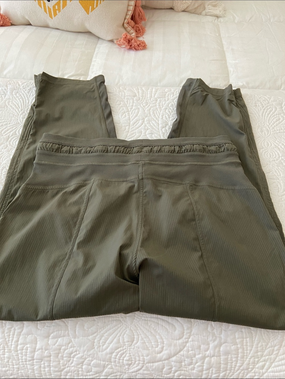 Lululemon dance crop in army green - Picture 3 of 5